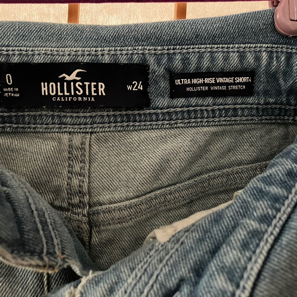 Hollister 24/0 Ultra High Rise Vintage Stretch Denim Jean Foldover Shorts EUC